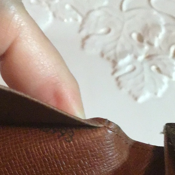 Genuine Louis Vuitton Card Case. - Picture 6 of 9